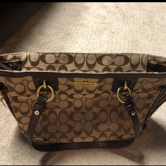 Signature Coach Tote - Picture 2 of 4